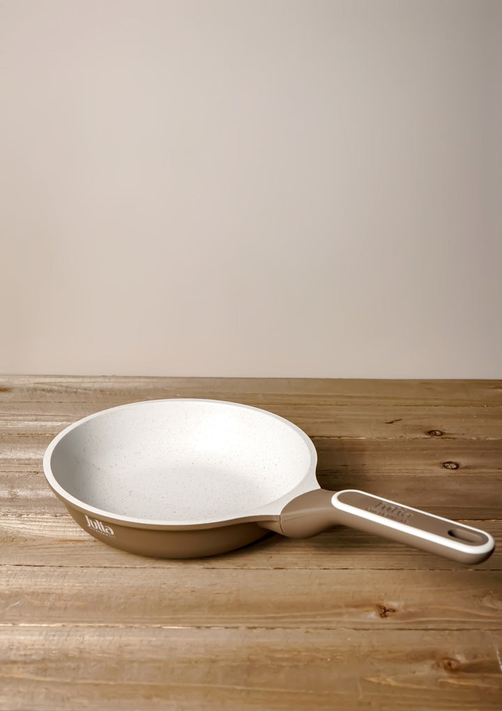 مقلاة إيليت-بروف بدون غطاء 22 سم - بني